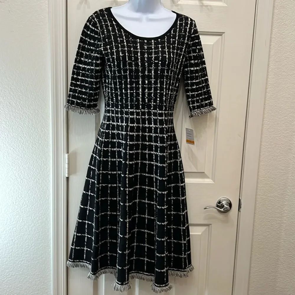 Taylor Women’s Small Sweater Dress Frayed 3/4 Sleeve Fit & Flare Plaid Black